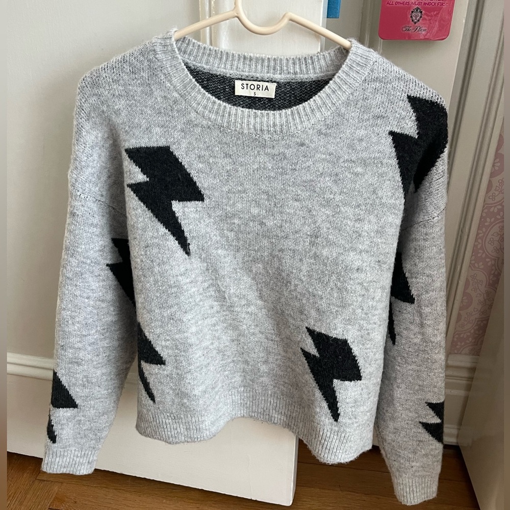 Storia Lightning Bolt Sweater